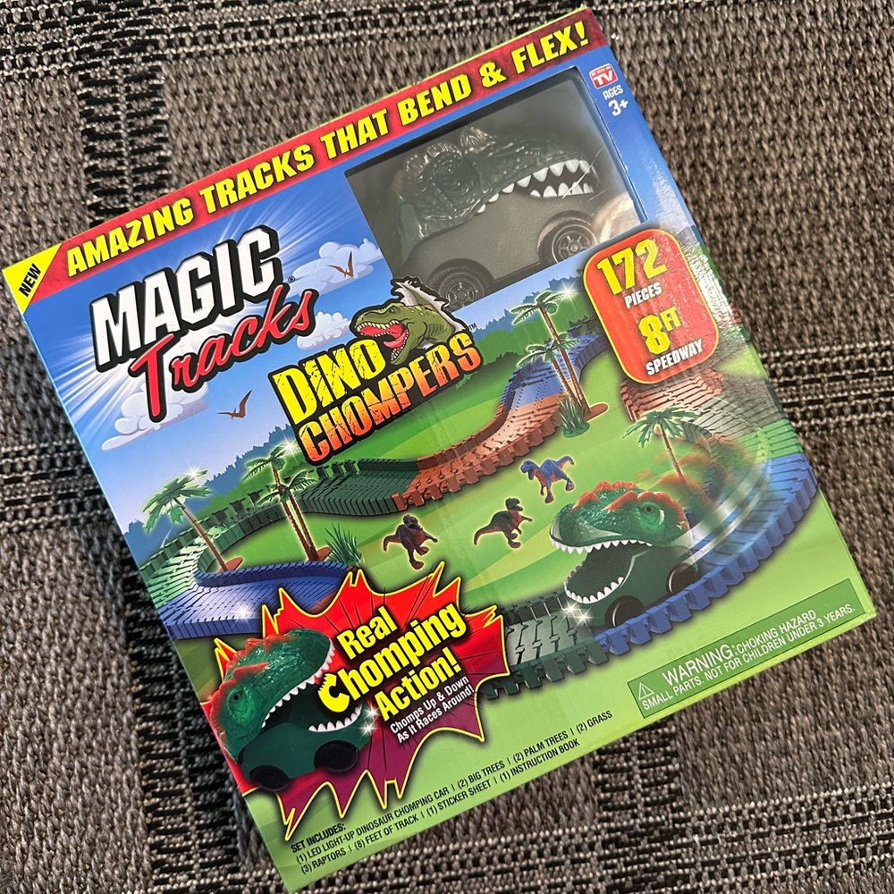 Ontel Magic Tracks Dino Chompers